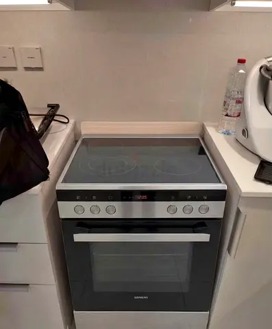 Siemens 60x60cm iQ300 Electric Cooker HK9R3A250M Silver