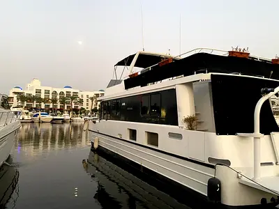 SkipperLiner House Boat
