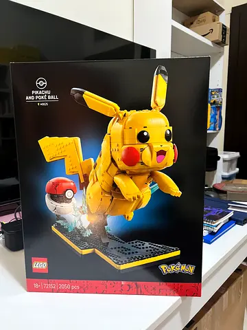 LEGO Pokemon Pikachu and Poké Ball