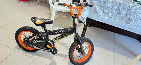 Raleigh kids balance/first pedal bike – 12-inch wheels, good condition