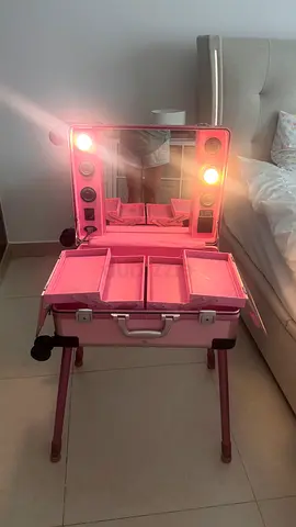 Portable make up table bag Adjustable legs Electric connection In good condition 500 dhs