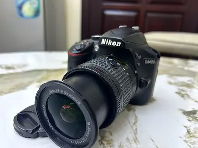 Nikon D3400 DSLR with 18-55mm VR Kit Lens - Like New Condition Purchased in Thailand