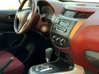 2020 Nissan NAVARA 缩略图 12