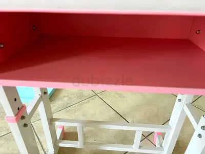 Pink and white children's study table / desk - good condition