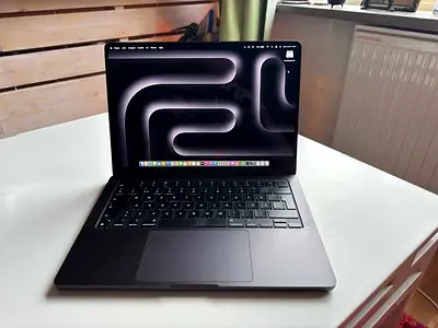 MacBook Pro 14 Inch M3 1TB Care+ 2028