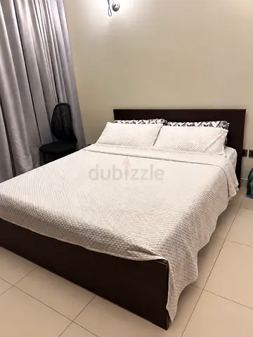 Queen size bed with mattress - 160x200