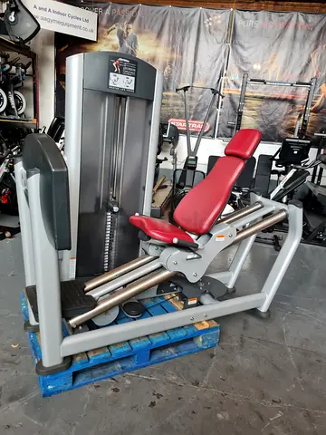 Life Fitness Signature Series Leg Prees