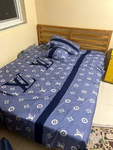Bed & mattresses