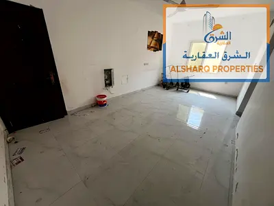 فرصة المويهات 3! قرب شارع الشيخ محمد بن زايد مخرج سهل لدبي. غرفة وصالة مساحة كبيرة جداً، إيجار 30 ألف على 6 دفعات. الحق العرض!