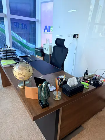 Large Executive L-Shaped Office Desk in Dark Wood — Good Condition