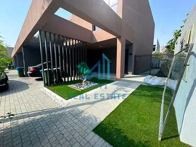 Stylish 3-Bedroom All-Master Townhouse – Family Living with Modern Comforts