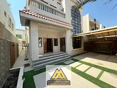 5 master bedrooms Majlis Living room Kitchen Maid’s room Large private internal yard Prime locatio