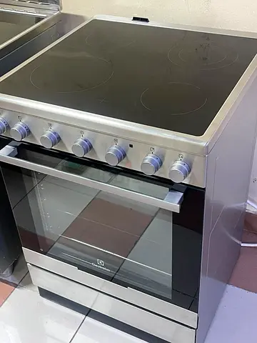 Electrolux electric cooker 60cm good condition for sale