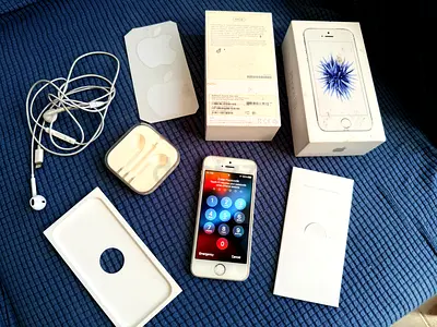 iPhone SE 64GB, White