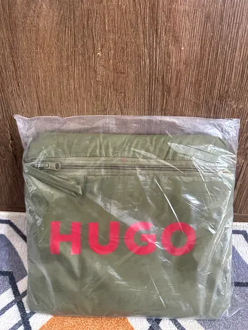 HUGO Foldable /Raincoat - Olive Green (New)