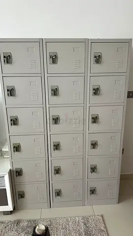 Metal 18 Compartment Locker Unit — Good Condition