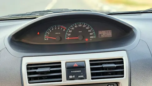 2011 Toyota YARIS 照片 8