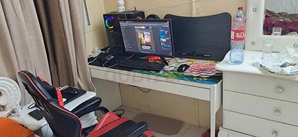 Gaming chair and Table