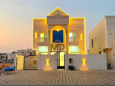 فيلا فاخرة للبيع في موقع استراتيجي متميز، قريبة جدًا من جميع الخدمات والطرق الرئيسية، بتصميم أنيق وتشطيبات فاخرة.