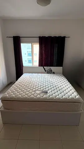Bed king size 200*180 with mattress - good condition