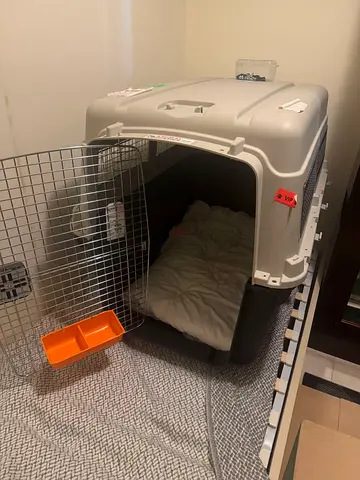 Giant IATA Airline Dog Crate (121x75x85 cm) - Used Once