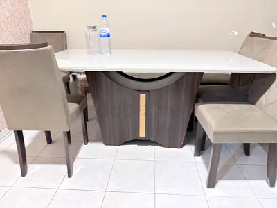 Dinning Table with 5 chairs