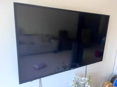 Hisense 50 inch Smart LED TV - Wall Mounted, Good Condition