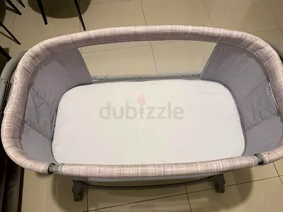 Lightweight Portable Baby Bassinet / Cradle in Good Condition