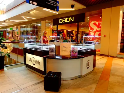 Retail kiosk