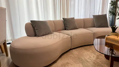 Room with balcony and separate BTRM