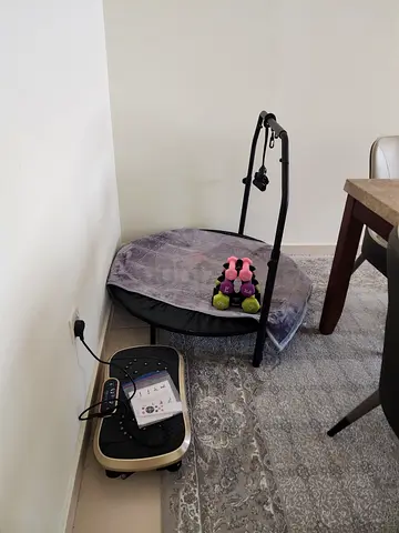 Mini rebounder trampoline with handle and vibration plate - used