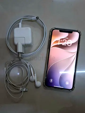 iPhone with charger and original EarPods - Good working condition