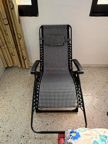 Adjustable Outdoor/Patio Reclining Lounge Chair - Good Condition