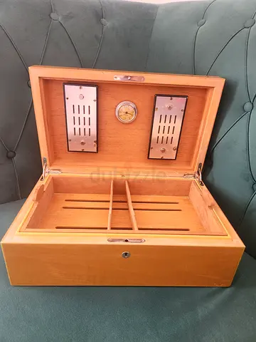 Original Elie Bleu Paris Luxury Wooden Cigar Humidor with Hygienometer