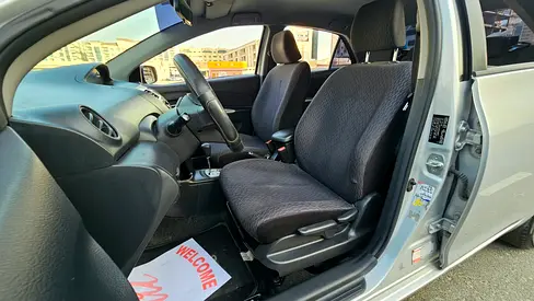 2011 Toyota YARIS 缩略图 17