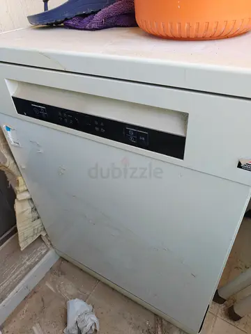 Used freestanding dishwasher - working condition, some cosmetic wear