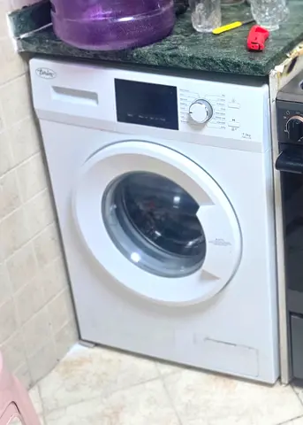 Front-load washing machine - compact 7kg, good working condition