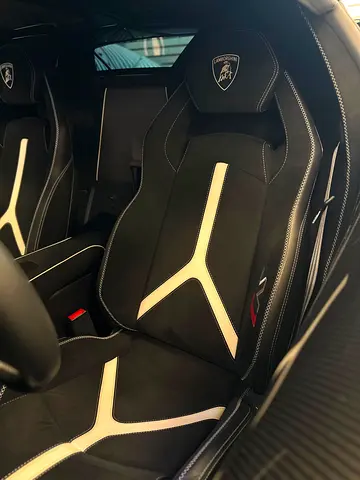 صورة مصغرة 9 لـ 2021 Lamborghini AVENTADOR
