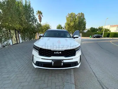 In excellent condition GCC under warranty 7 seats
