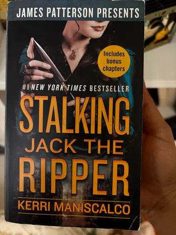 Stalking Jack the Ripper by Kerri Maniscalco (paperback)