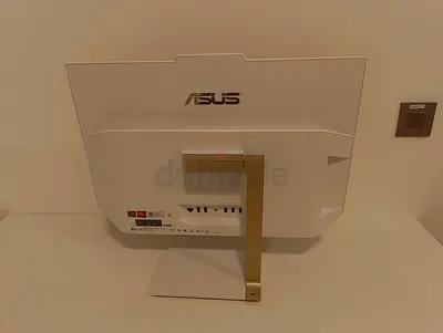 Asus Zen AIO / Ryzen 7 5825U / 16 RAM / IPS / Mint Condition