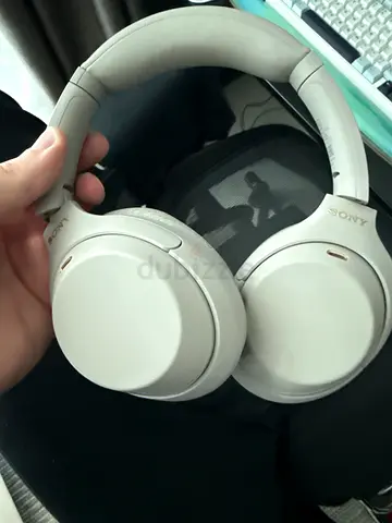 Sony WH-1000XM4 (Light Beige) wireless noise-cancelling headphones - used requires new ear pads only