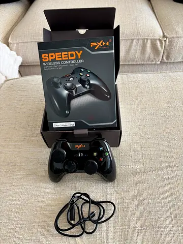 PXN Speedy Wireless Gaming Controller for iPhone / iPad / Apple TV