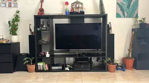 AV receiver and speakers set 2900AED