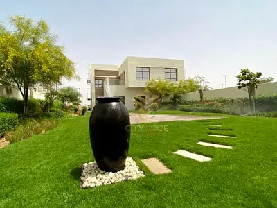 قصر فاخر / حديقة ومسبح خاص / مؤثث بالكامل