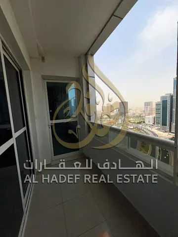 المجاز 3 – الشارقة | غرفتين وصالة بإطلالة بحرية على البحيرة وقناة القصباء• البلكونة: متوفرة• المواقف: باركن للسيارة