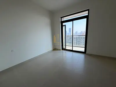🌊🏡 For Sale | 2-Bedroom Apartment in Crystal 1 ✨