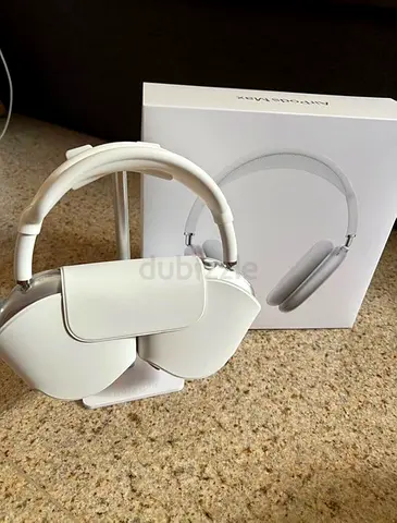 AirPod pro maxes white color