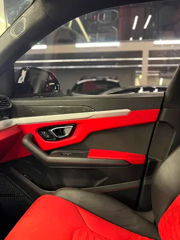 2020 Lamborghini URUS 照片 9