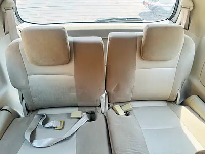 صورة 8 لـ 2014 Toyota INNOVA